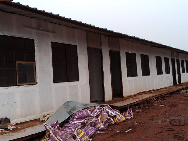 150 गज का मकान 11 कमरे (लेबरक्वार्टर) हरिनगर पानीपत में बिकाऊ है फोन न० 7404435520